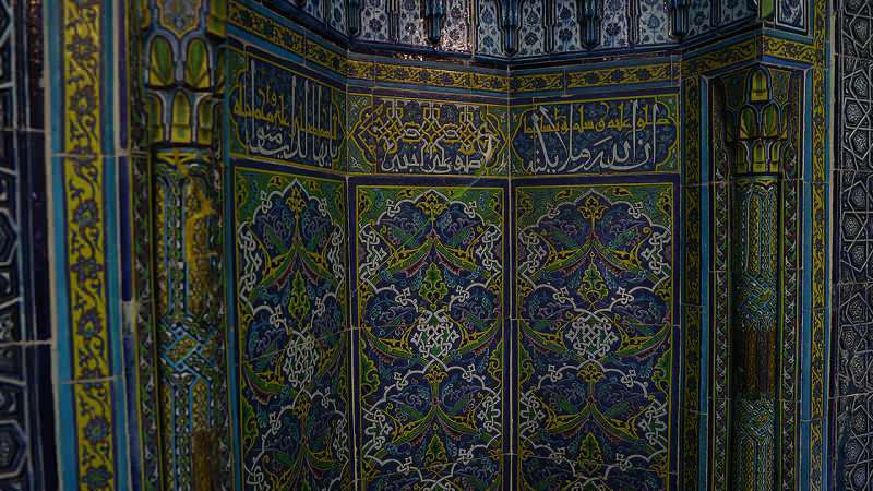 Minne ja miten mennä Muradiyen moskeijaan? Mestariteos, jossa on turkkilaisen laattataiteen jäljet