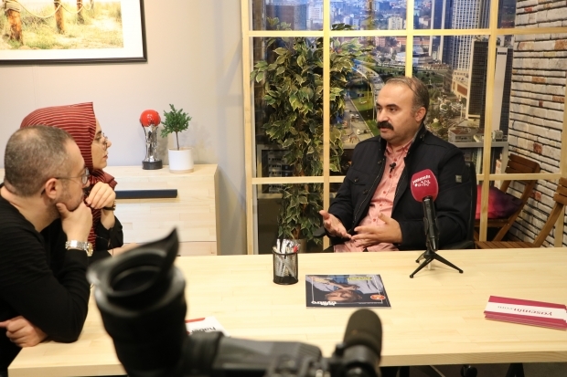 Juhlapelin johtaja Osman Doğan vastasi uteliaisiin kysymyksiin