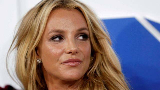 Kuuluisa laulaja Britney Spears, 'Victoria