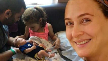 Uusi äiti Ceyda Düvenci näytti poikansa kasvot
