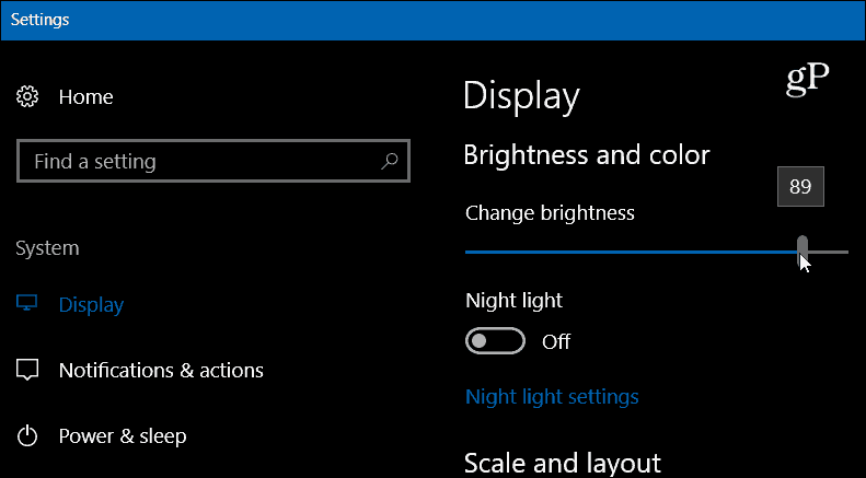 Windows 10 -asetukset Näytön kirkkaus