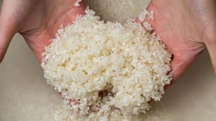 Ryppyjen vastainen riisinaamio