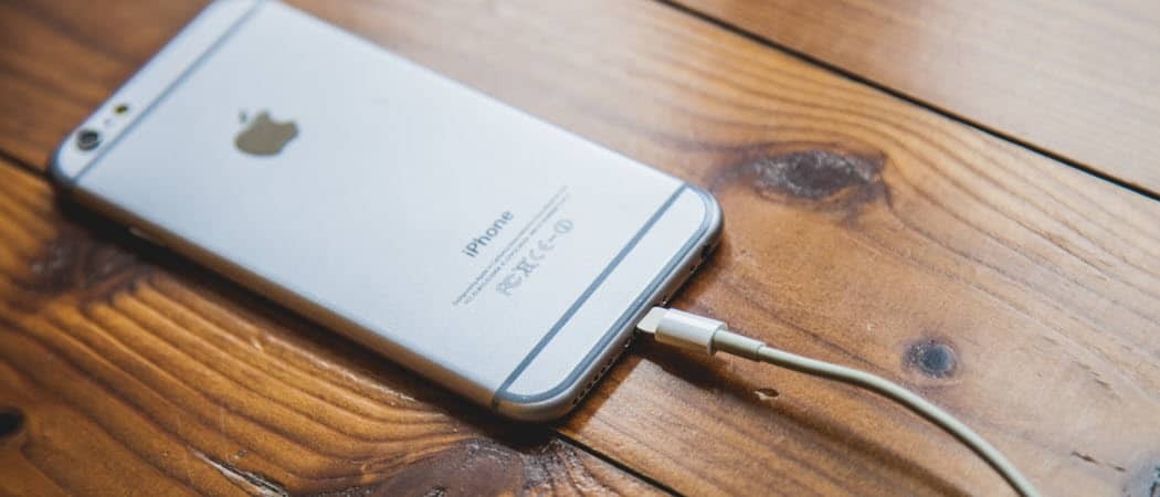 Optimoidun akun latauksen ottaminen käyttöön tai poistaminen käytöstä iPhonessa