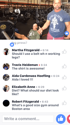 Julkkisvalmentaja Mike Ryan esittelee jalkapuristimen käyttämistä tässä Gold's Gym Facebook Live -lähetyksessä.