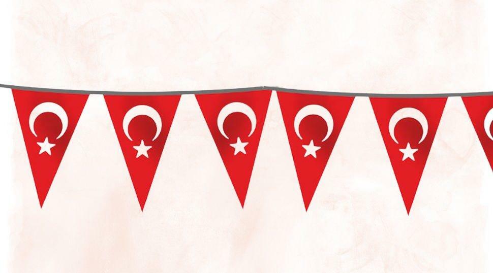 Özgüvenal String Ornament Triangle Turkin lippu
