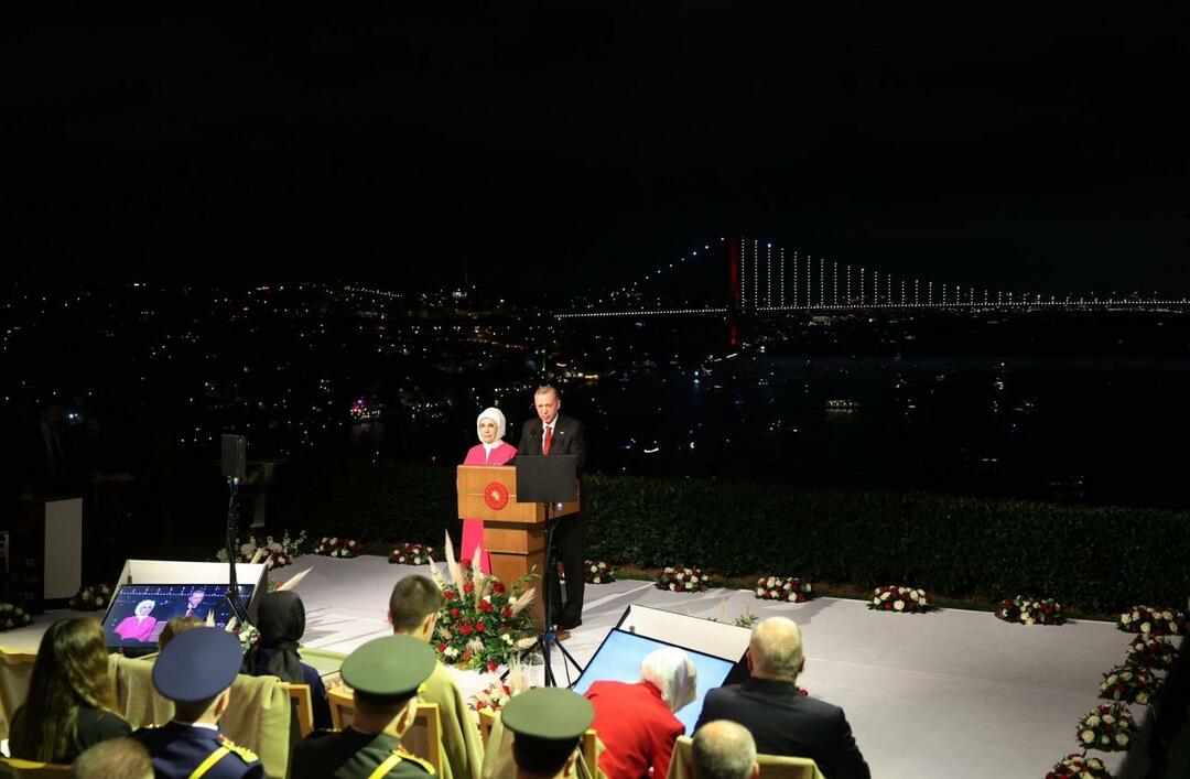 Recep Tayyip Erdoğan ja Emine Erdoğan 100. vuoden tapahtumia