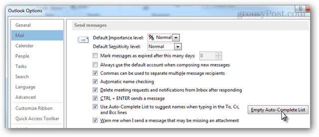Kuinka tyhjentää Outlook 2013: n automaattinen täydennys