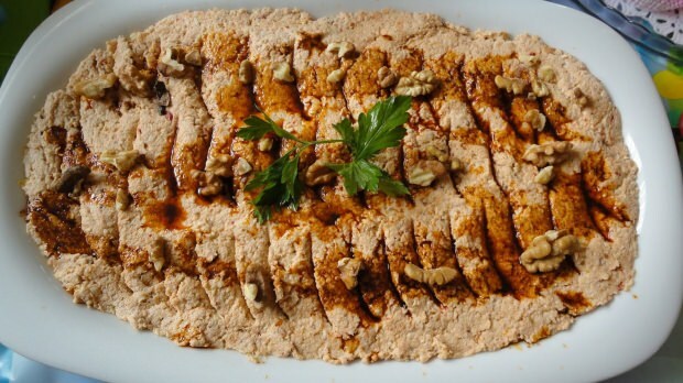 Helpoin Circassian-kana-resepti! Kuinka Circassian-kana valmistetaan?