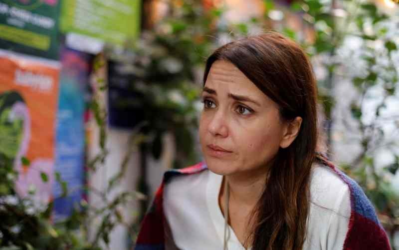 Kuuluisa näyttelijä Deniz Uğur lievittää kuolleen aviomiehensä tuskaa lastensa kanssa!