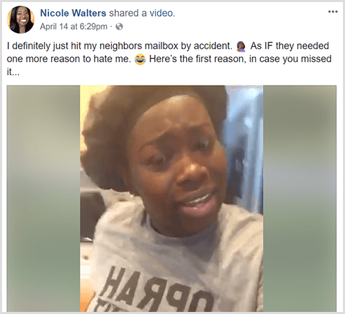 Nicole Walters julkaisi Facebook-videon, jossa oli tekstijohtaja, jonka mukaan hän osui vahingossa naapurinsa postilaatikkoon. Nicolella on yllään musta päähine ja harmaa t-paita.