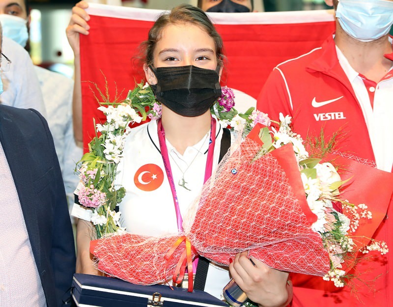 Voimistelija Ayşe Begüm -kapraali on palannut kotiin!