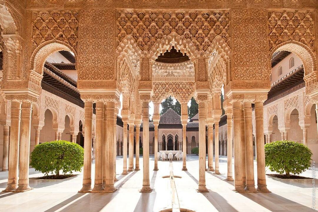 Alhambran palatsin sisäpiha