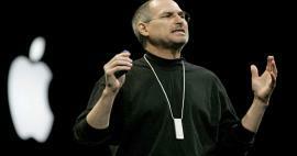 Applen perustajan Steve Jobsin tossut ovat huutokaupassa! Myydään ennätyshintaan