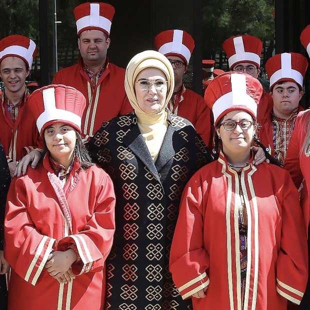 Ensimmäinen rouva Erdogan avasi vammaisten elämän ja erityisopetuksen keskuksen