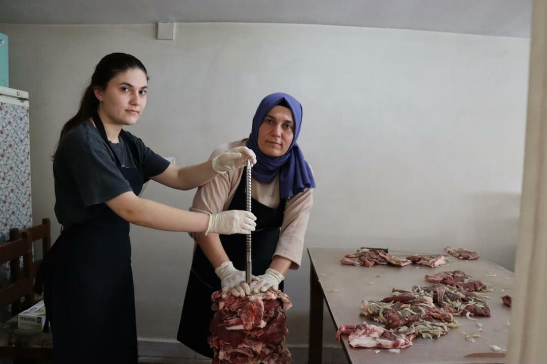 Ensimmäinen äidiltä ja tyttäreltä Erzurumissa! He pitävät cag kebab -kauppaa