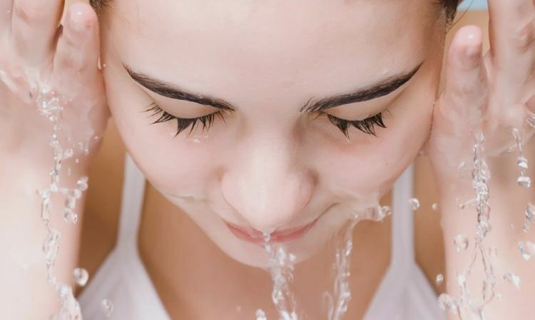 Ihon puhdistaminen oikein: puhdista iho syvällä
