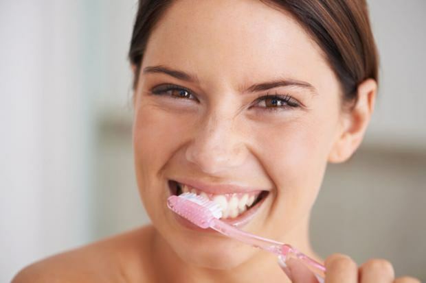 Kuinka hampaiden puhdistus tulisi tehdä?