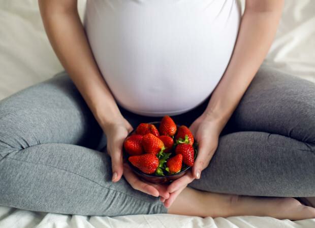 Syökö mansikka raskauden aikana