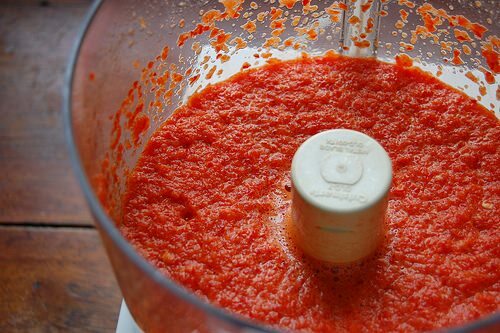 tomaattikastikkeen valmistus kotona