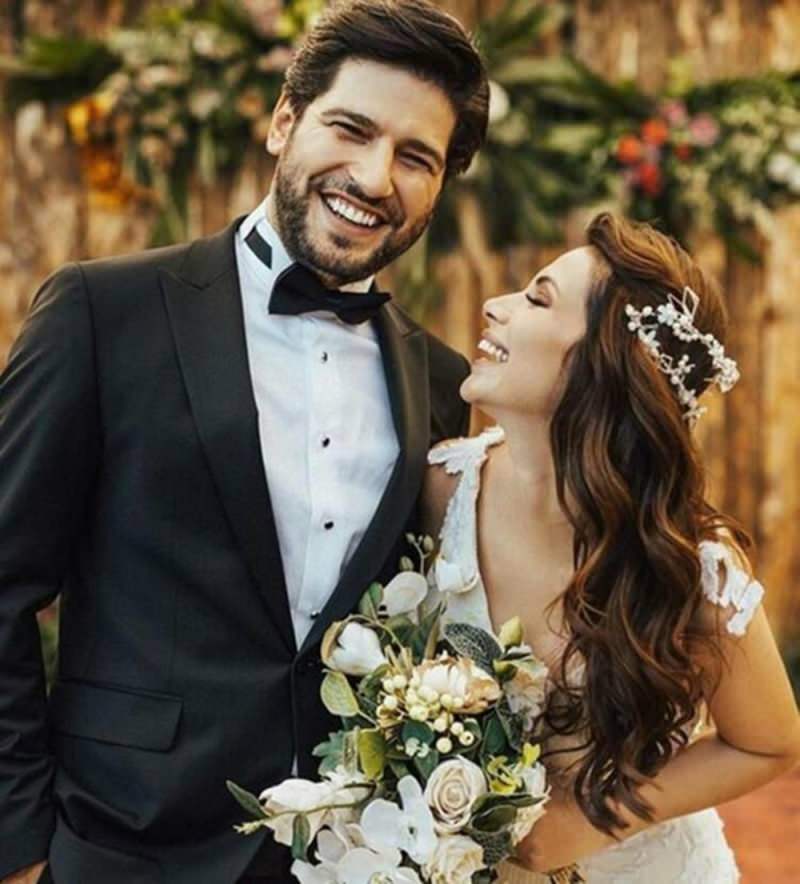Näyttelijä Begüm Birgören ja Mehmet Cemil menivät naimisiin