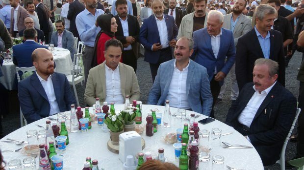 Bilal Erdoğan, oikeusministeri Abdülhamit Gül ja parlamentin puhemies Mustafa Şentop
