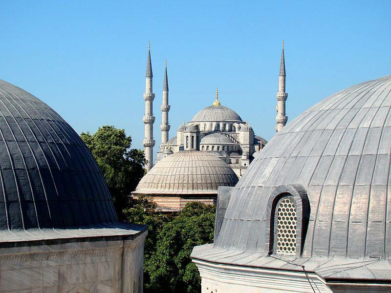 Sinisen moskeijan arkkitehtonisia piirteitä 