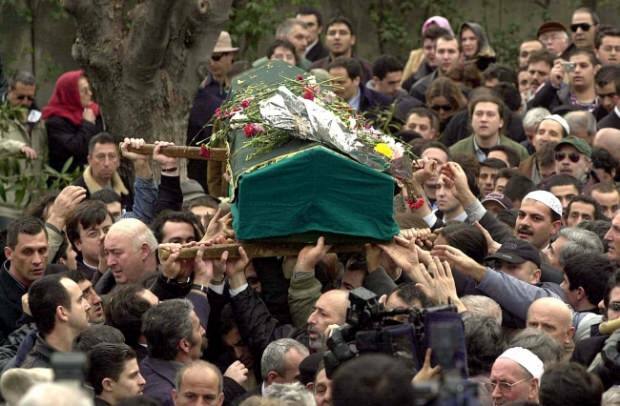 15 Cem Karacan kuolemasta. vuosi