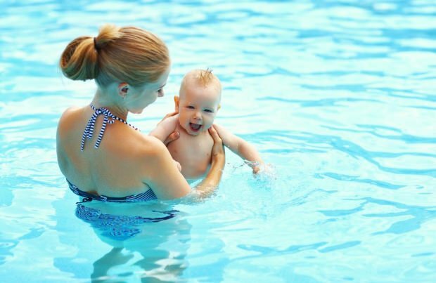 Milloin vauvat voivat tulla uima-altaaseen?