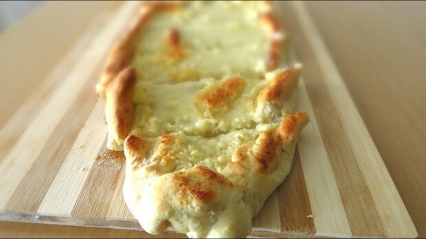 Kuinka tehdä Elazig-tyyppinen juustoleipäjälkiruoka?