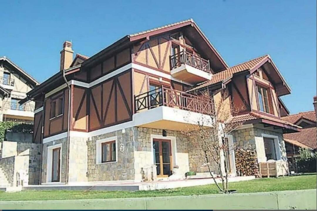 Erottiko tuo talo Hadisen ja Mehmet Dinçerlerin? "Synteä talo" erosi toisen parin