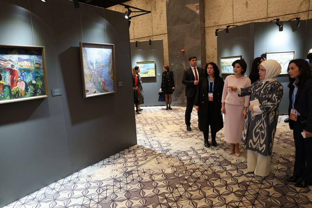 Emine Erdoğan vieraili Uzbekistan Colors -näyttelyssä Samarkandissa
