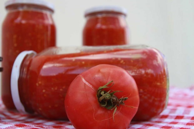 purkitetut tomaatit
