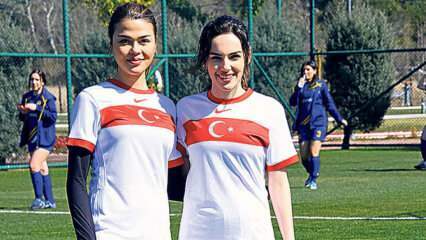 Yağmur Tanrısevsin ja Aslıhan Karalar pelasivat erityisen ottelun naisten jalkapallojoukkueen kanssa!