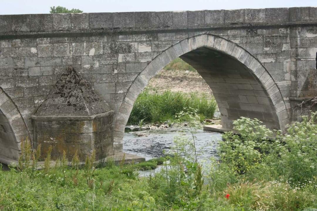 Kehykset Sokullu Mehmet Pasha Bridgestä