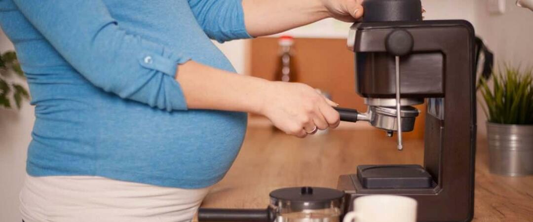 Puoli kupillista kahvia päivässä raskauden aikana lyhentää lapsen pituutta 2 cm
