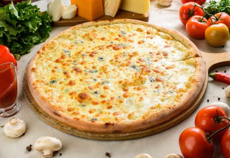 Kuinka tehdä neljä juustopizzaa? Helpoin neljä juustopizzanvalmistusta!