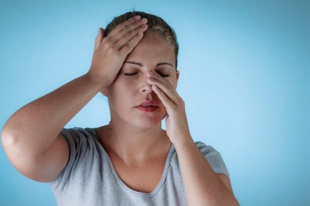 nenän luukipu voi aiheuttaa päänsärkyä, ja päänsärky voi aiheuttaa nenän luukipua