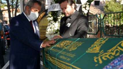 Yavuz Bingölillä oli vaikeuksia seisoa veljensä hautajaisissa