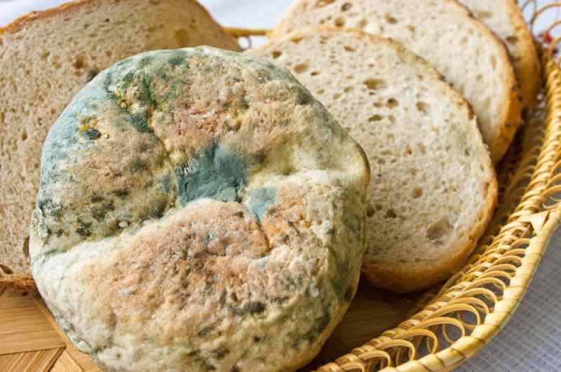 Tapoja estää leipää vanhentumasta ja homehtumasta