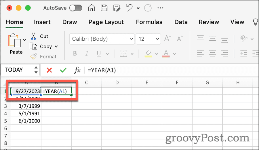 YEAR-funktion käyttö vuoden poimimiseen päivämäärästä Excelissä