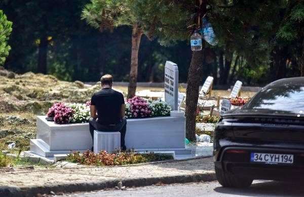 Harun Tan vieraili poikansa Parsin haudassa syntymäpäivänään