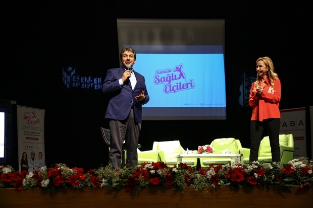 'Mustafa Sandal' osallistui Esenlerin naisten tapahtumaan