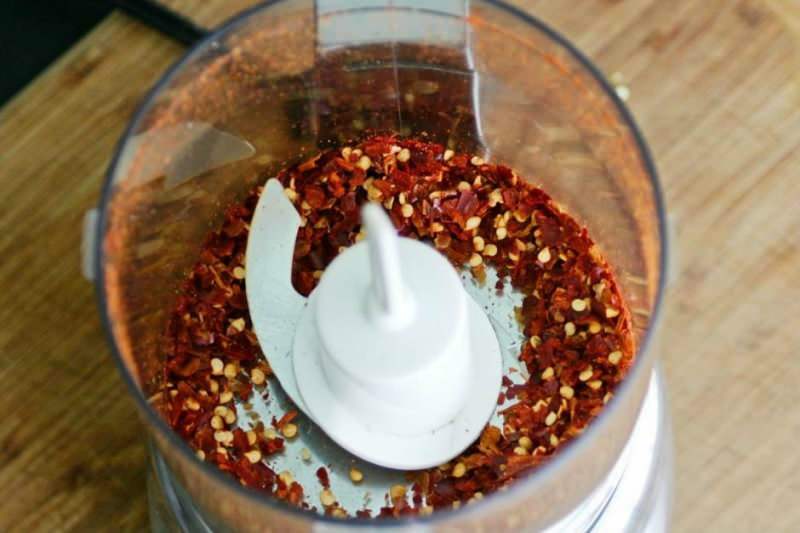 Kuinka tehdä chili-paprikaa kotona? Chili-paprikan valmistus temppuja! Pepper resepti 4 vaiheessa