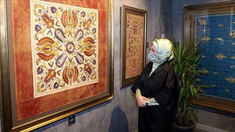 Ensimmäinen lady Erdoğan vieraili näyttelyssä "Ompele koskettaa sydäntä"!