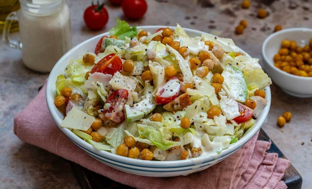 Mistä Caesar (Caesar) salaatti tulee? Kuinka tehdä helpoin caesar-salaatti?