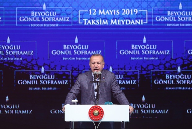 Presidentti Erdoğan: Taiteilija ei mennä pieleen