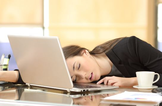 äkilliset unihäiriöt työympäristössä voivat aiheuttaa liiallisia unitauteja