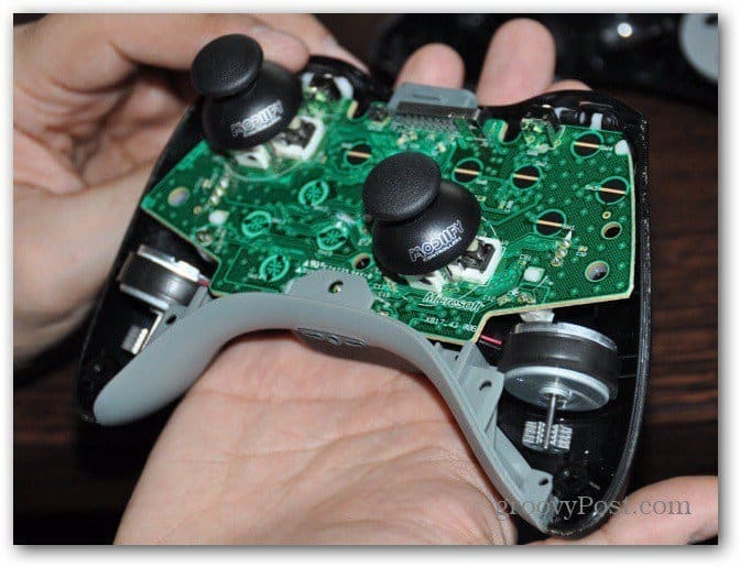 Vaihda Xbox 360 -ohjaimen analogiset pienoiskuvat uudet tikut sisään