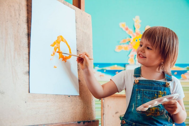 Kuinka opettaa lapsille maalaamista? Akvarellitoimintaa kotona! Luonnollisen akvarellin valmistus