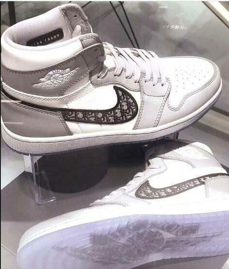 Dior x Air Jordan 1 kengät